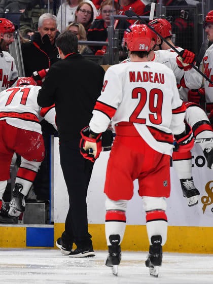 Jesper Fast lämnade Carolina Hurricanes match