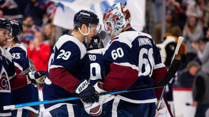 Fyra poäng från Nathan MacKinnon när Colorado Avalanche säkrade slutspel