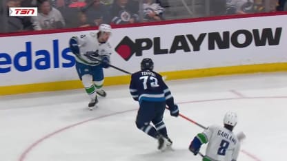 VAN@WPG: Perfetti scores goal against Vancouver Canucks